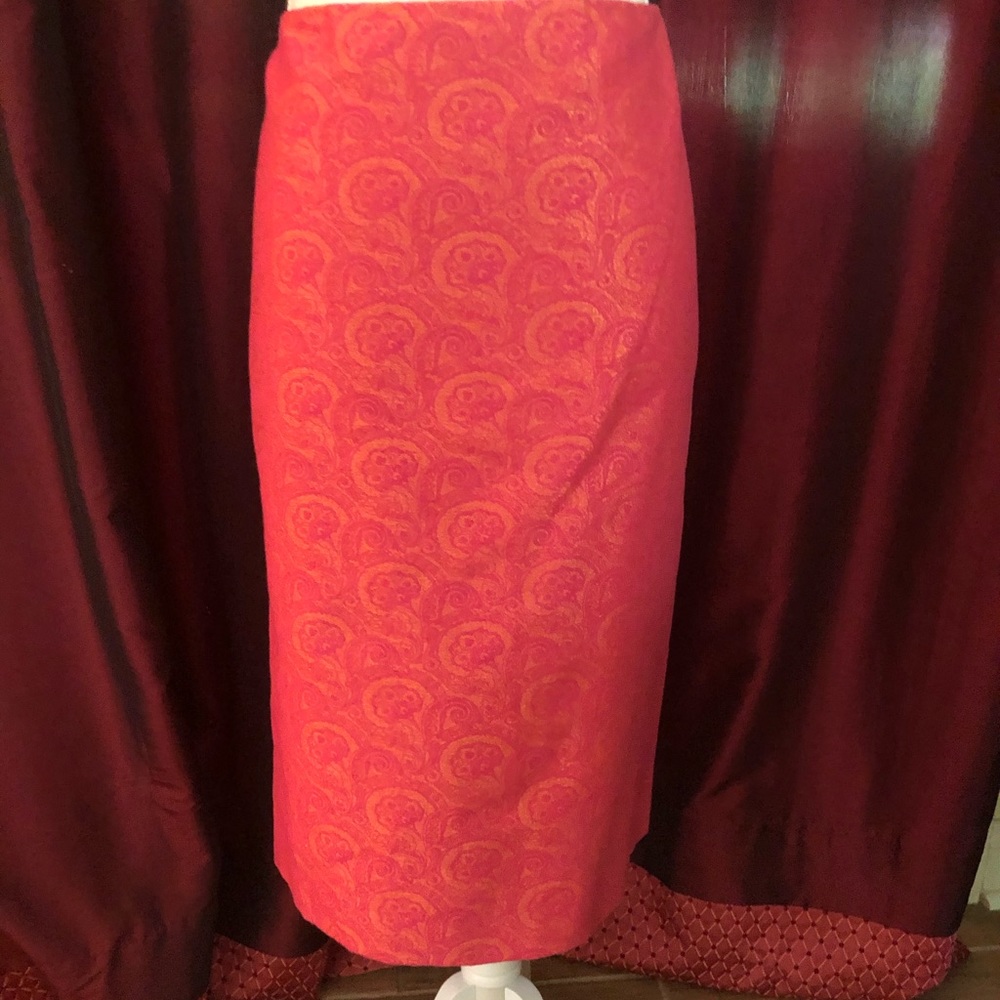 Stunning pink and orange midi-skirt